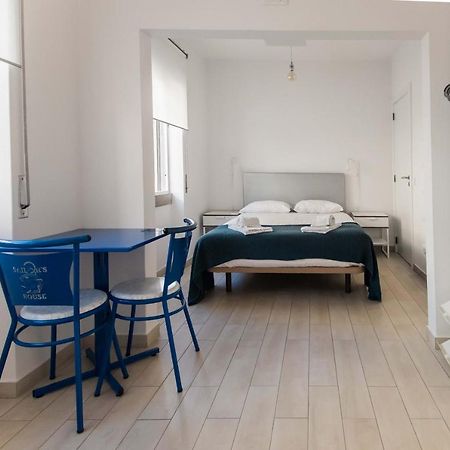 Sailor'S House Hostel Лагос Екстериор снимка