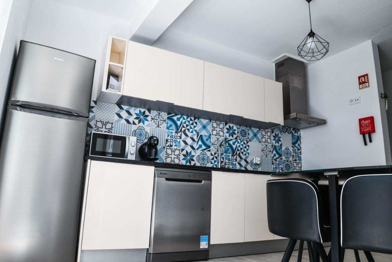 Sailor'S House Hostel Лагос Екстериор снимка
