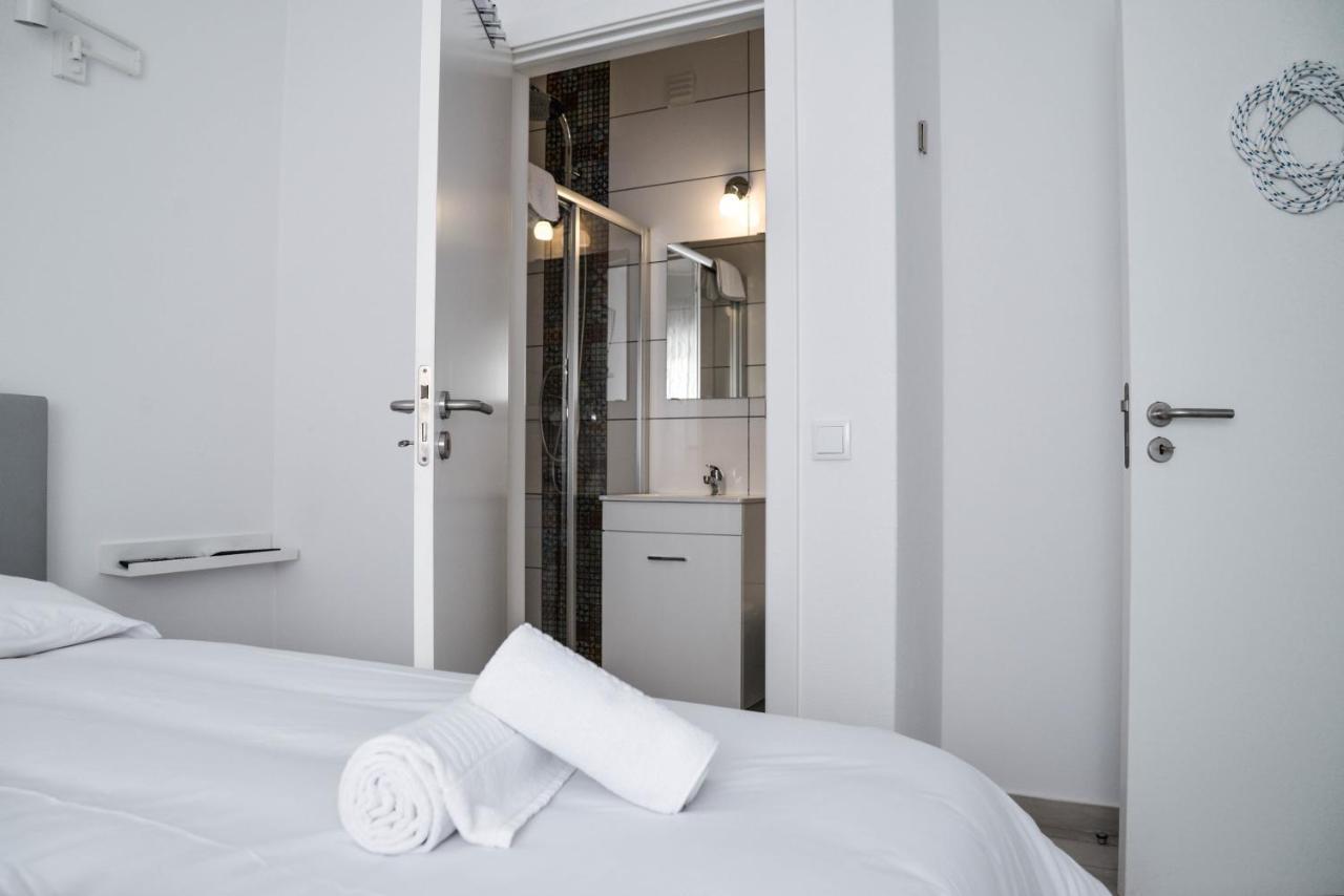 Sailor'S House Hostel Лагос Екстериор снимка