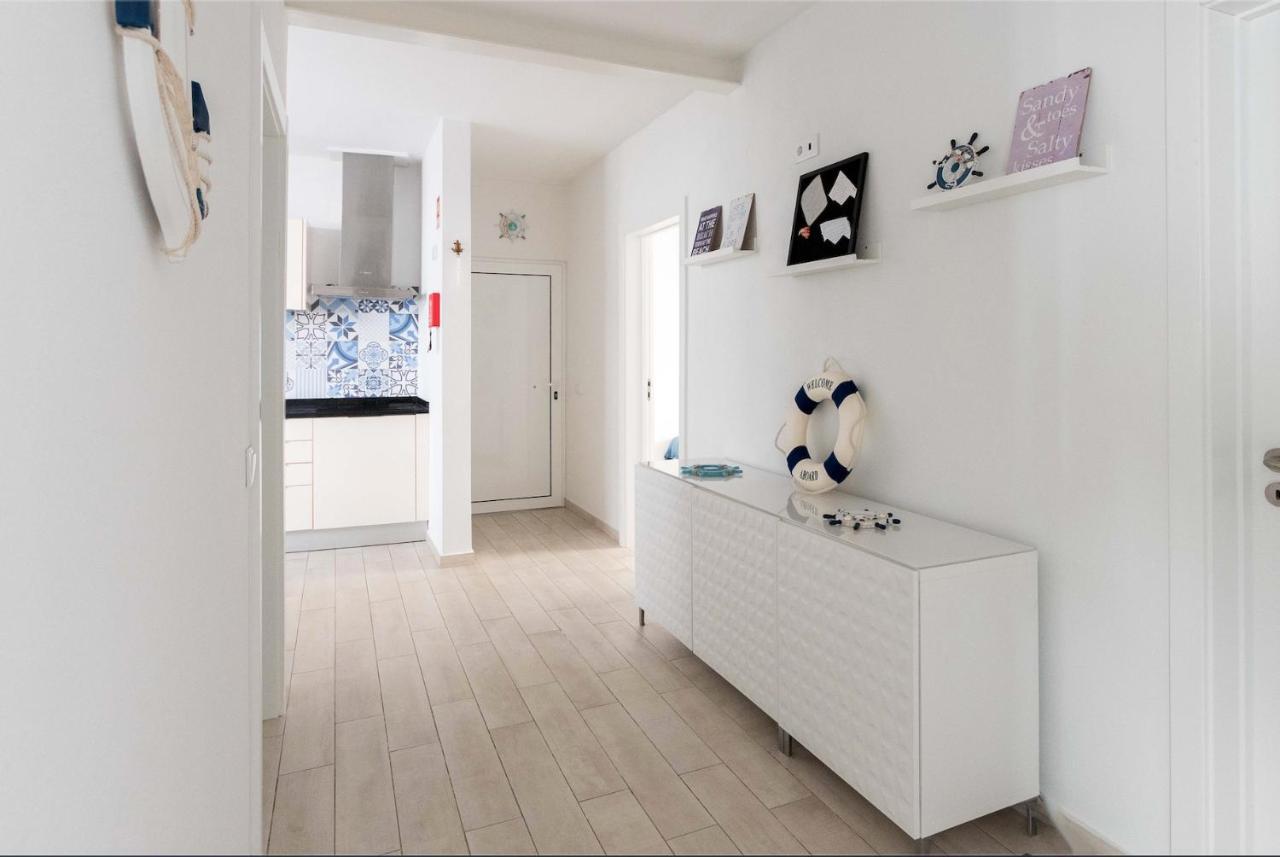 Sailor'S House Hostel Лагос Екстериор снимка